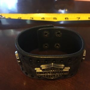 H-D bracelet